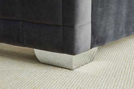 Quilted Design Upholstery Plush Velvet Bed Frame foot detail