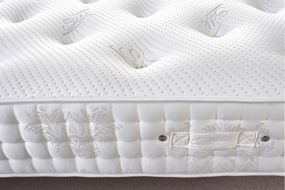 Silk 2500 Mattress With 2000 Pocket Spring And Duo Pad For Firmness 2